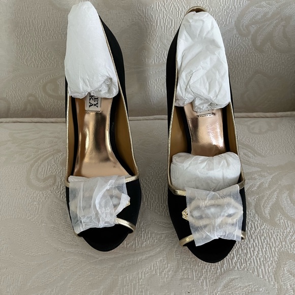 Badgley Mischka Black Satin Pumps-Formal NWT - Picture 8 of 11